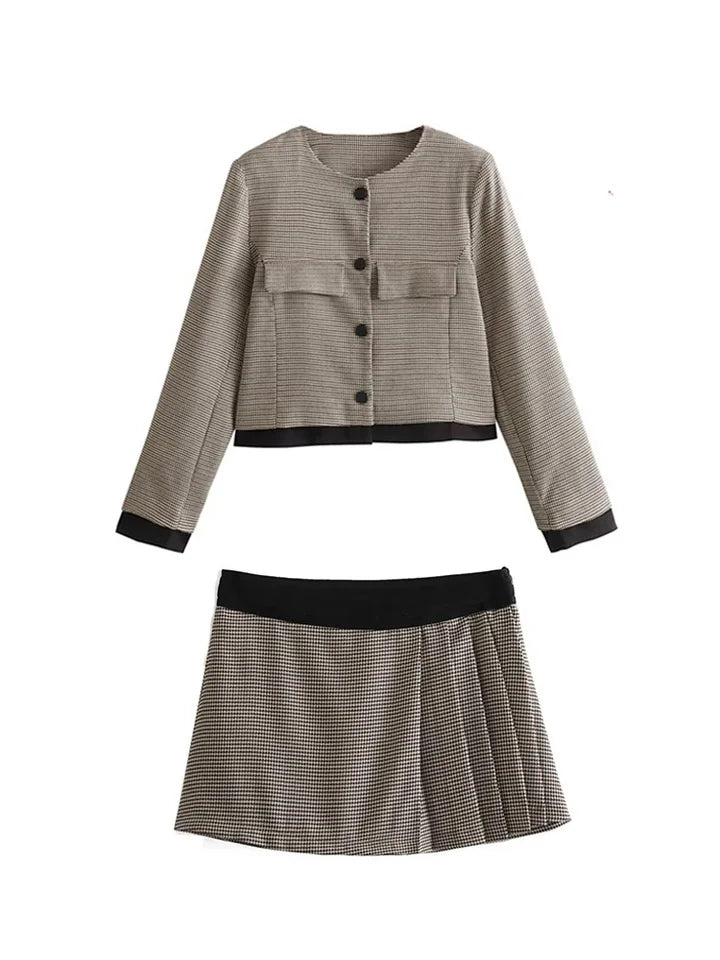 Effortlessly Elegant Garment with a Timeless Design