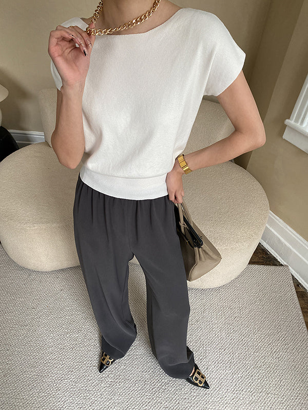 A Vintage Style Pullover with Delicate Timeless Details
