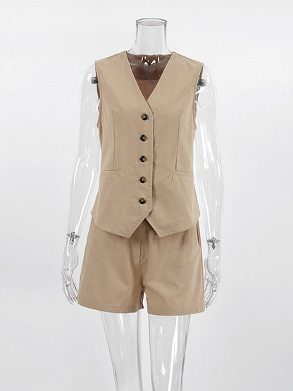 Well Tailored Top with a Graceful Silhouette