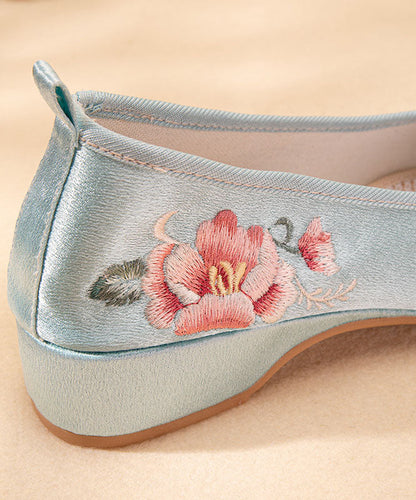 Polished Shoes with an Effortless Classic Look