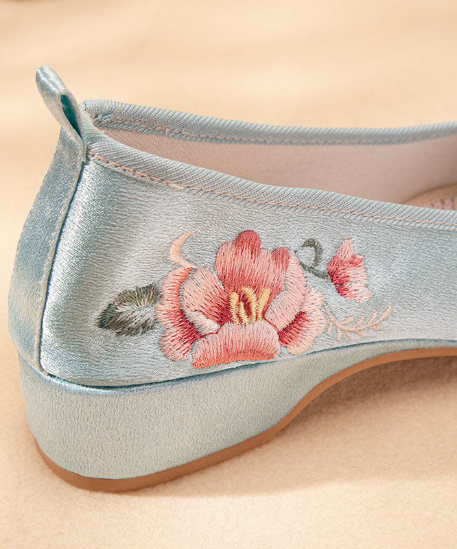 Polished Shoes with an Effortless Classic Look