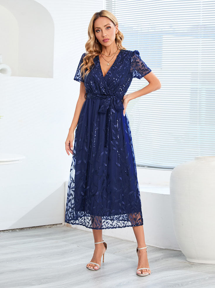 Beautifully Finished Dress in a Timeless Design