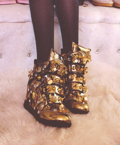 Classic Vintage Boots with a Flattering Fit