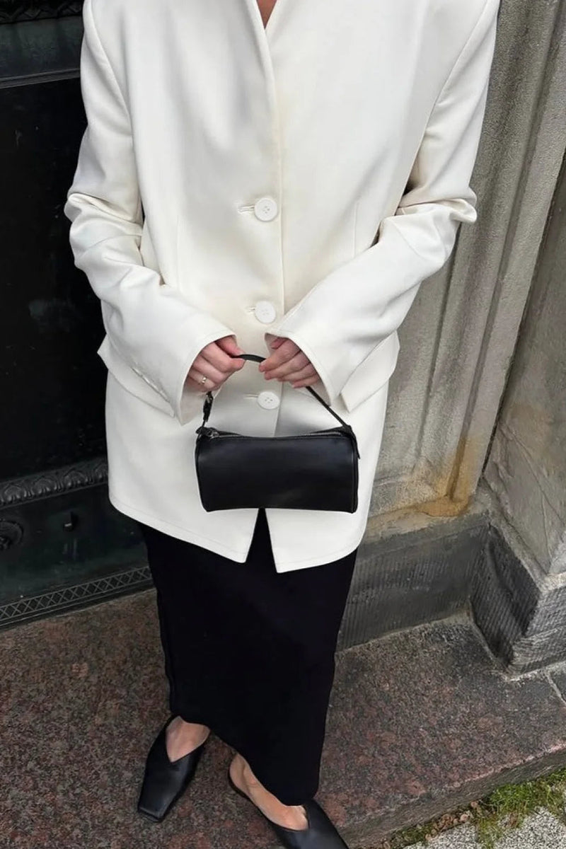 Effortlessly Elegant Coat with a Timeless Design