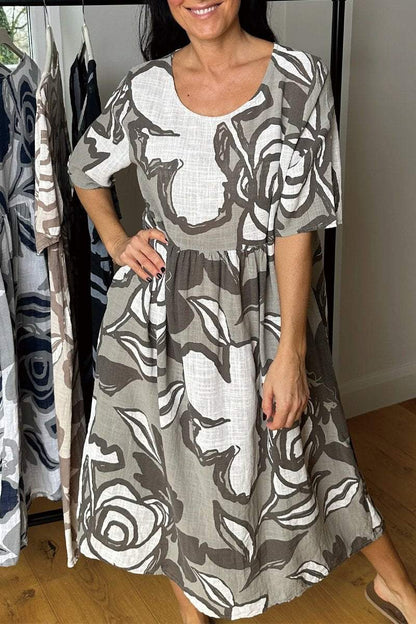 Sophisticated Dress with a Clean Classic Look
