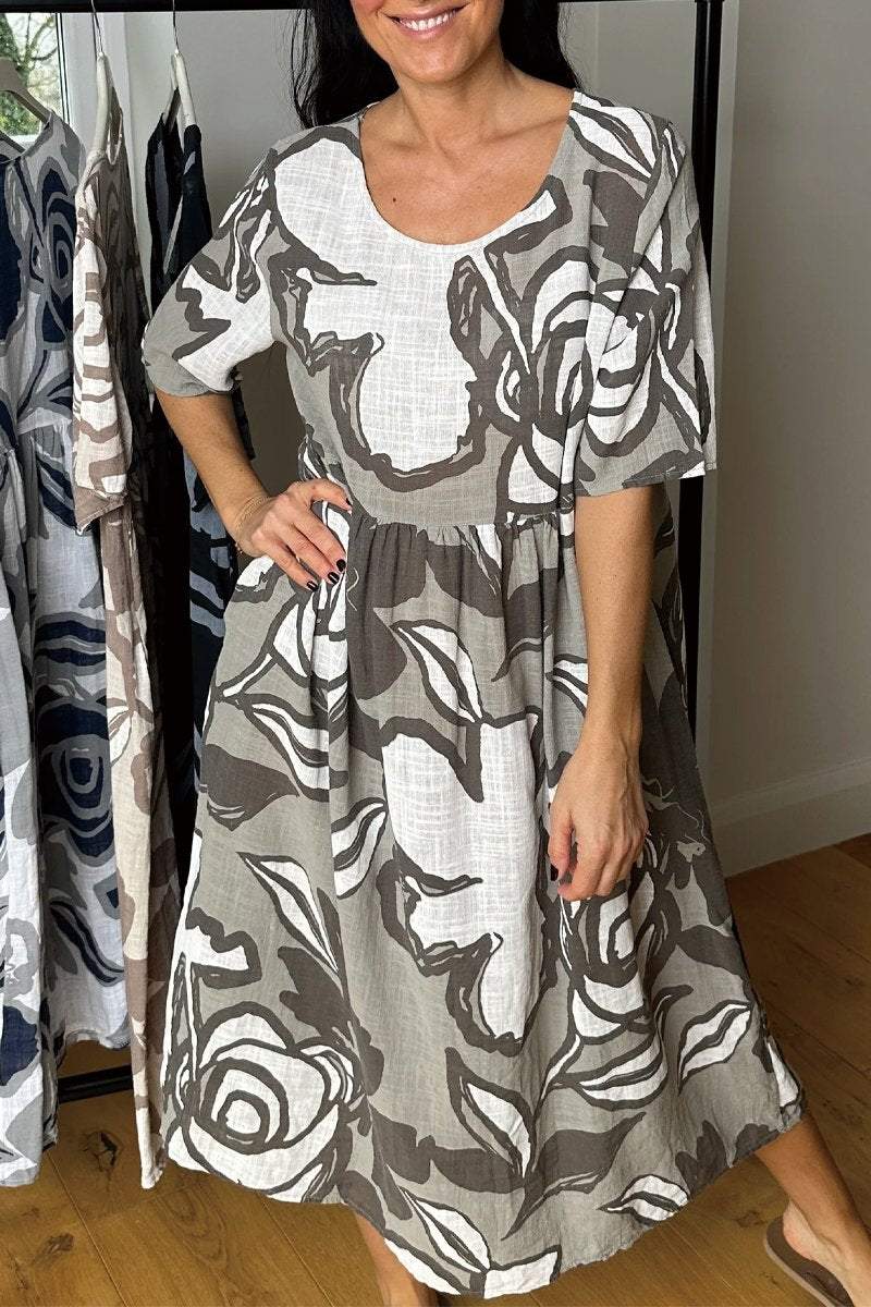 Sophisticated Dress with a Clean Classic Look