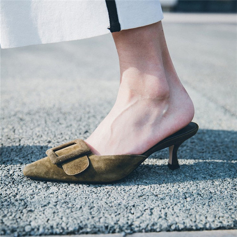 Effortlessly Elegant Garment with a Timeless Design