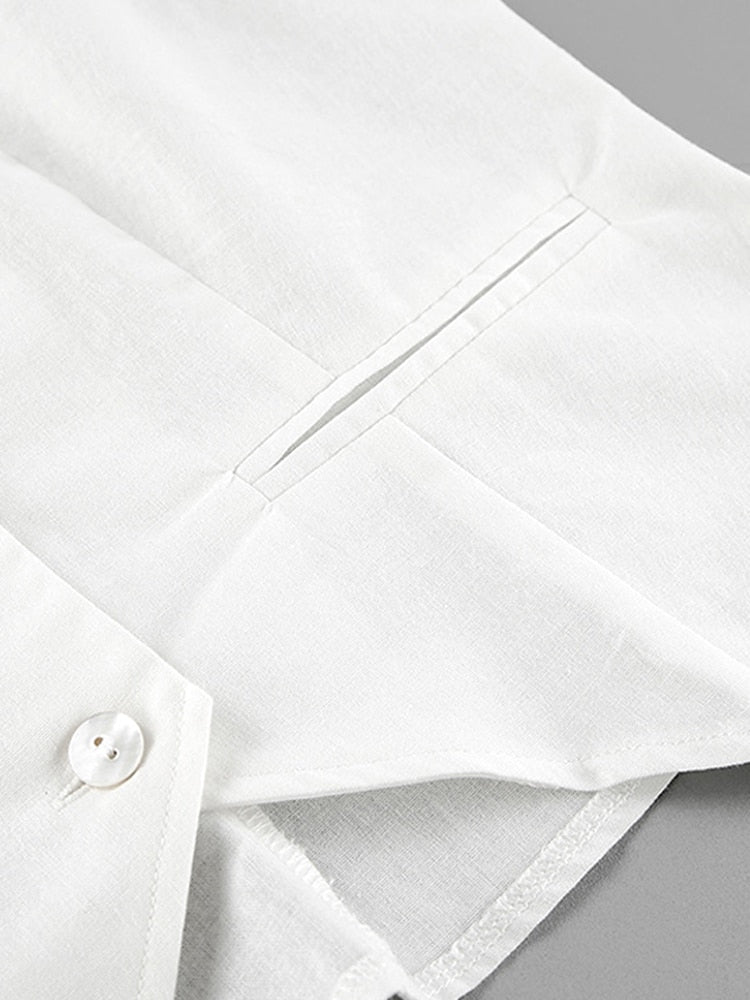 Sophisticated Garment with a Clean Classic Look