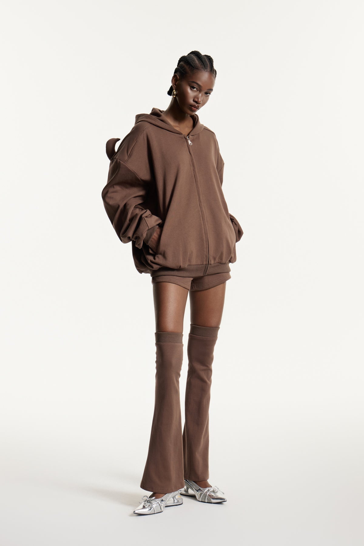 Well Tailored Pants with a Graceful Silhouette