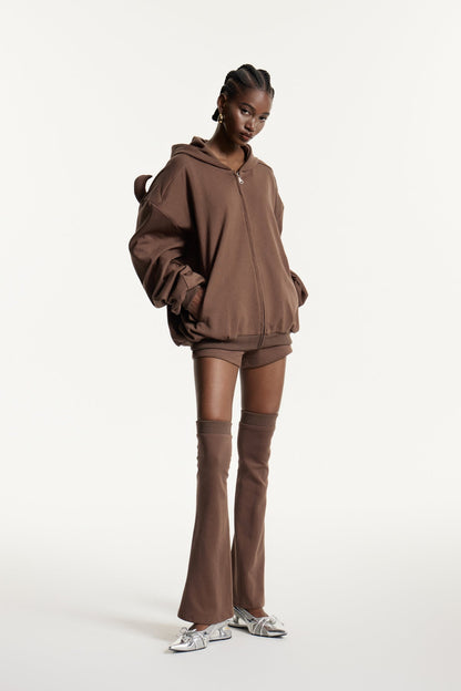 Well Tailored Pants with a Graceful Silhouette