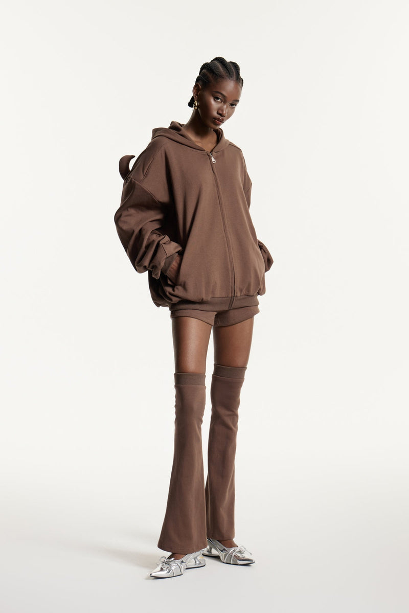 Well Tailored Pants with a Graceful Silhouette