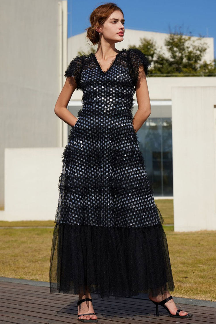Gracefully Styled Dress for Any Occasion
