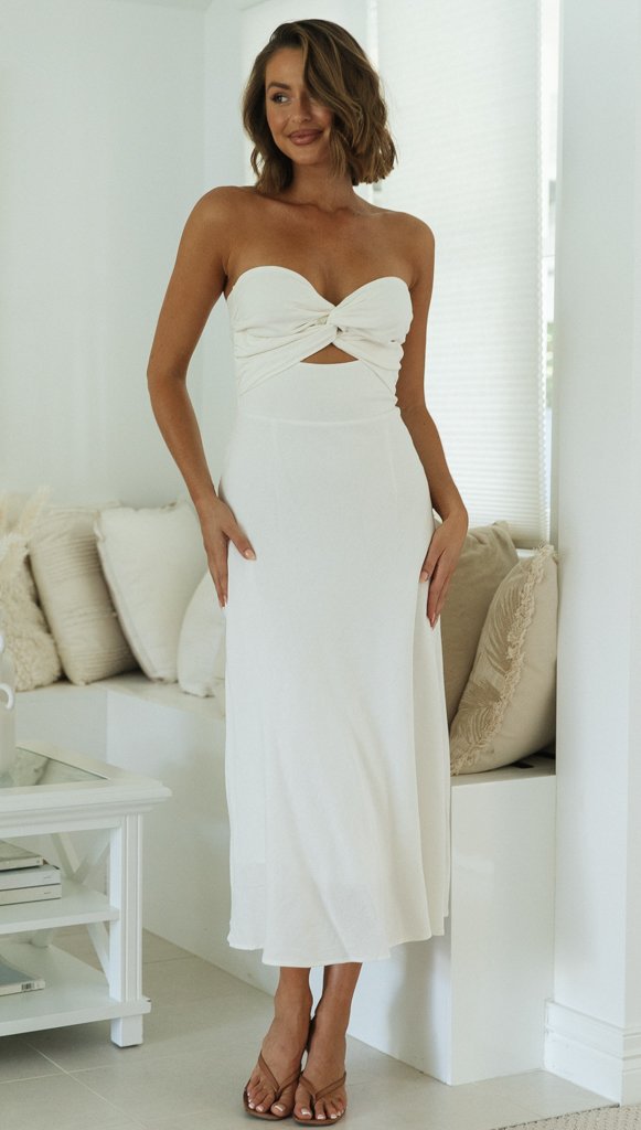 Sophisticated Dress with a Clean Classic Look