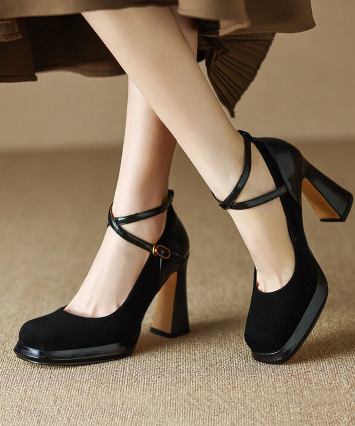 Effortlessly Elegant Heels with a Timeless Design
