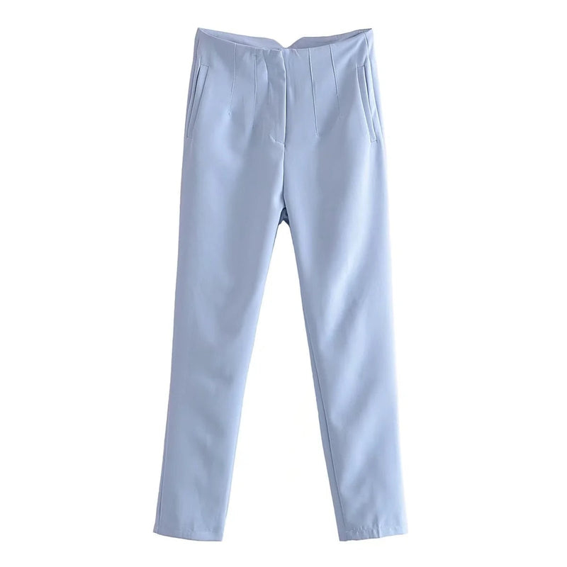 Well Tailored Trousers with a Graceful Silhouette