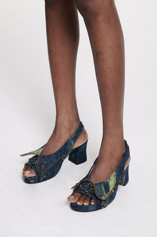 Classic Vintage Sandals with a Flattering Fit