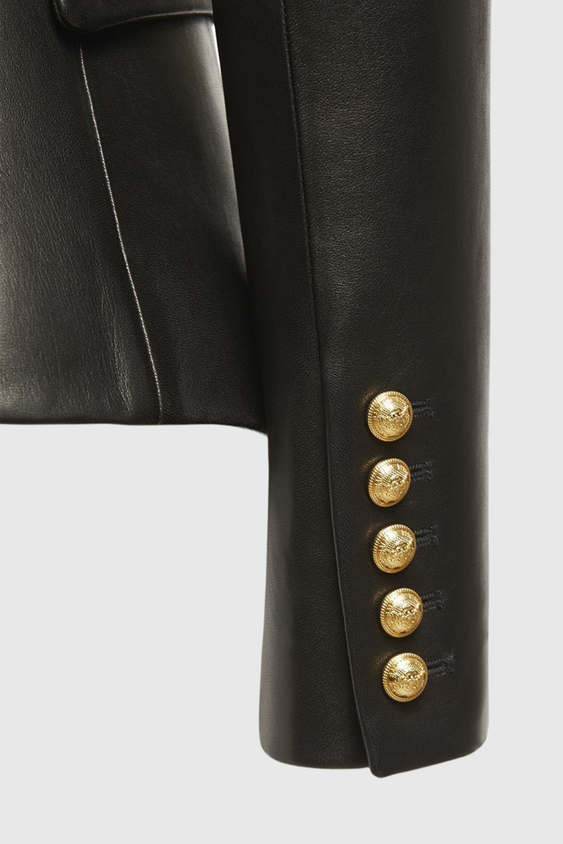 Effortlessly Elegant Garment with a Timeless Design