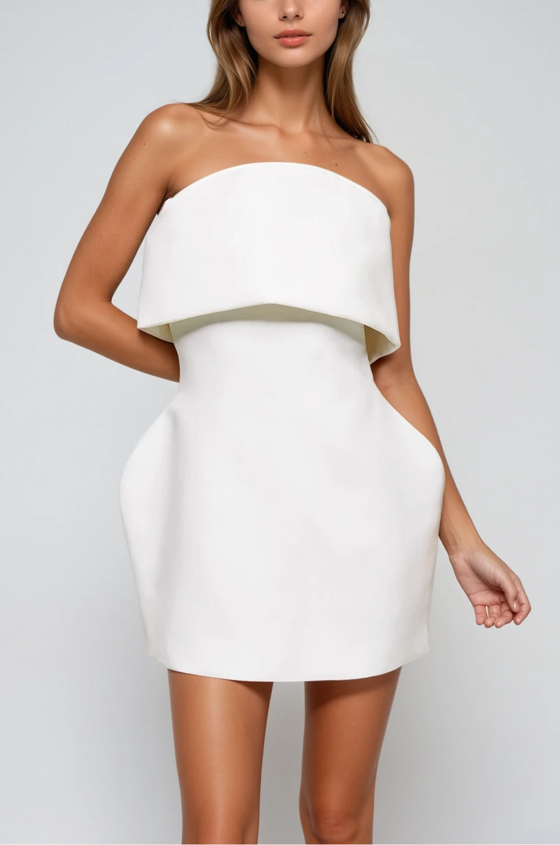 Beautifully Finished Dress in a Timeless Design