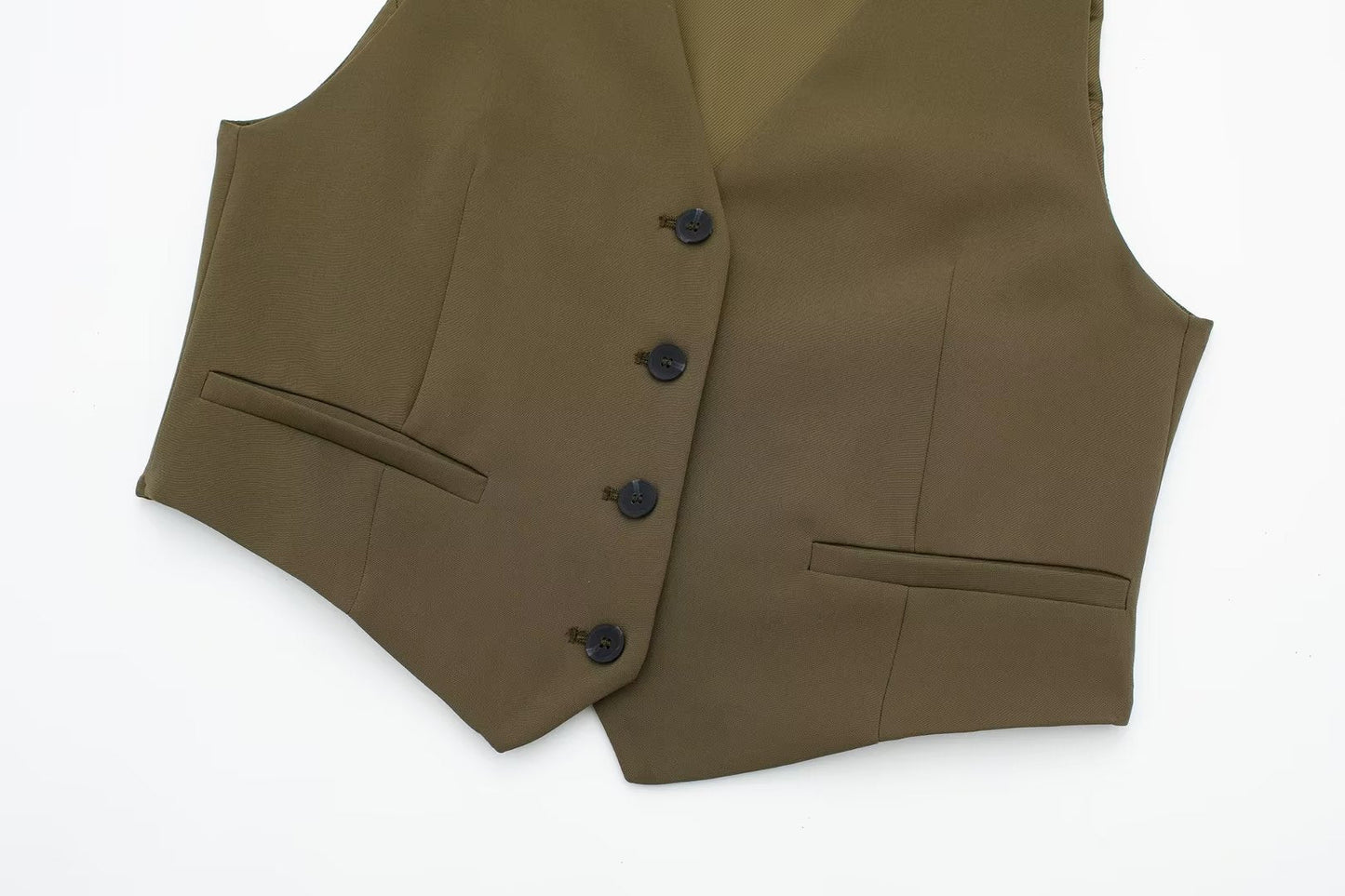 Effortlessly Elegant Trousers with a Timeless Design