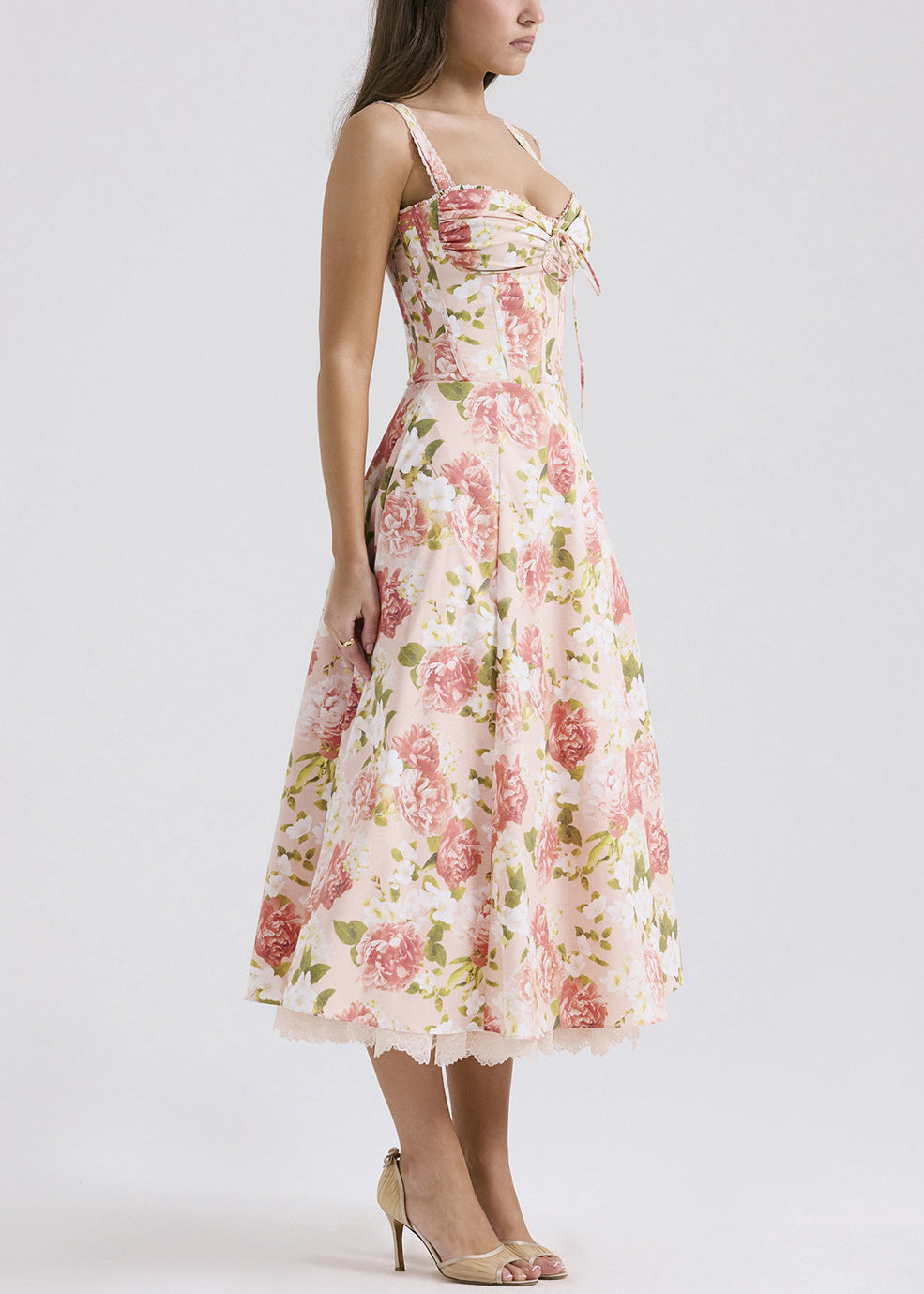 Beautifully Finished Dress in a Timeless Design