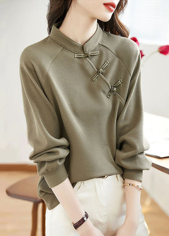 Well Tailored Top with a Graceful Silhouette
