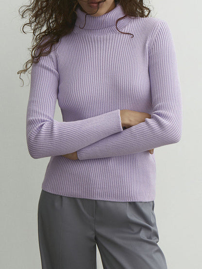 Well Tailored Sweater with a Graceful Silhouette