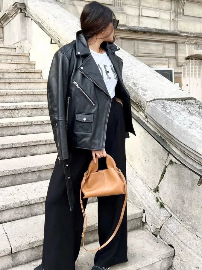 A Vintage Style Bag with Delicate Timeless Details