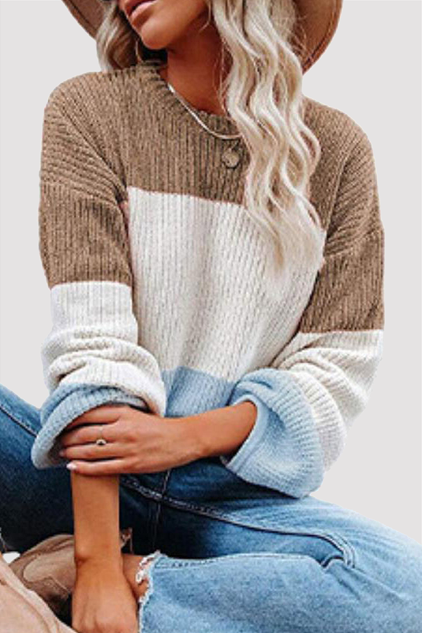 Well Tailored Top with a Graceful Silhouette
