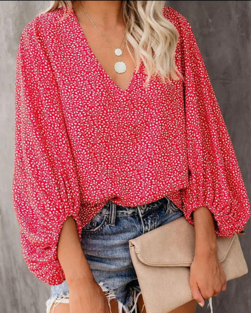 Well Tailored Blouse with a Graceful Silhouette
