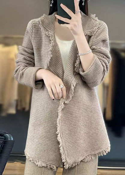 Well Tailored Cardigan with a Graceful Silhouette