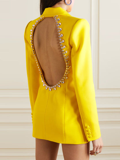 Sophisticated Garment with a Clean Classic Look