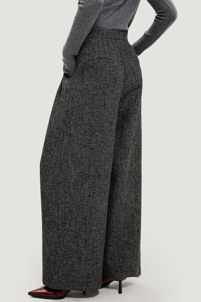 Gracefully Styled Trousers for Any Occasion
