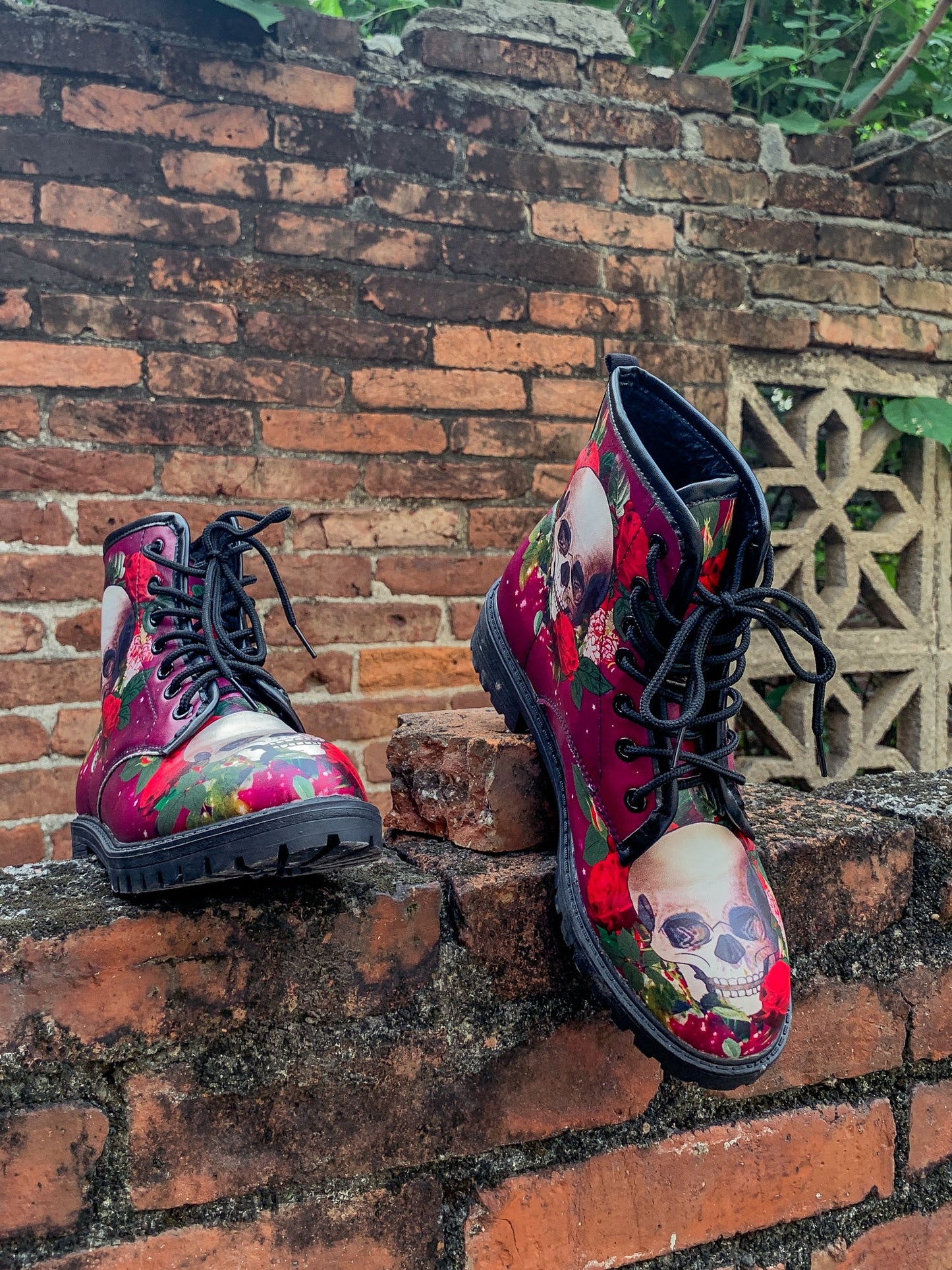 Beautifully Finished Boots in a Timeless Design