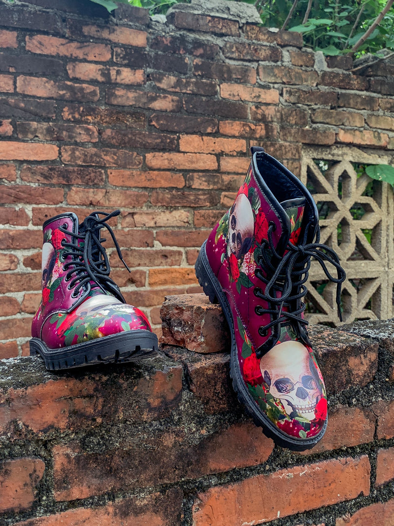 Beautifully Finished Boots in a Timeless Design