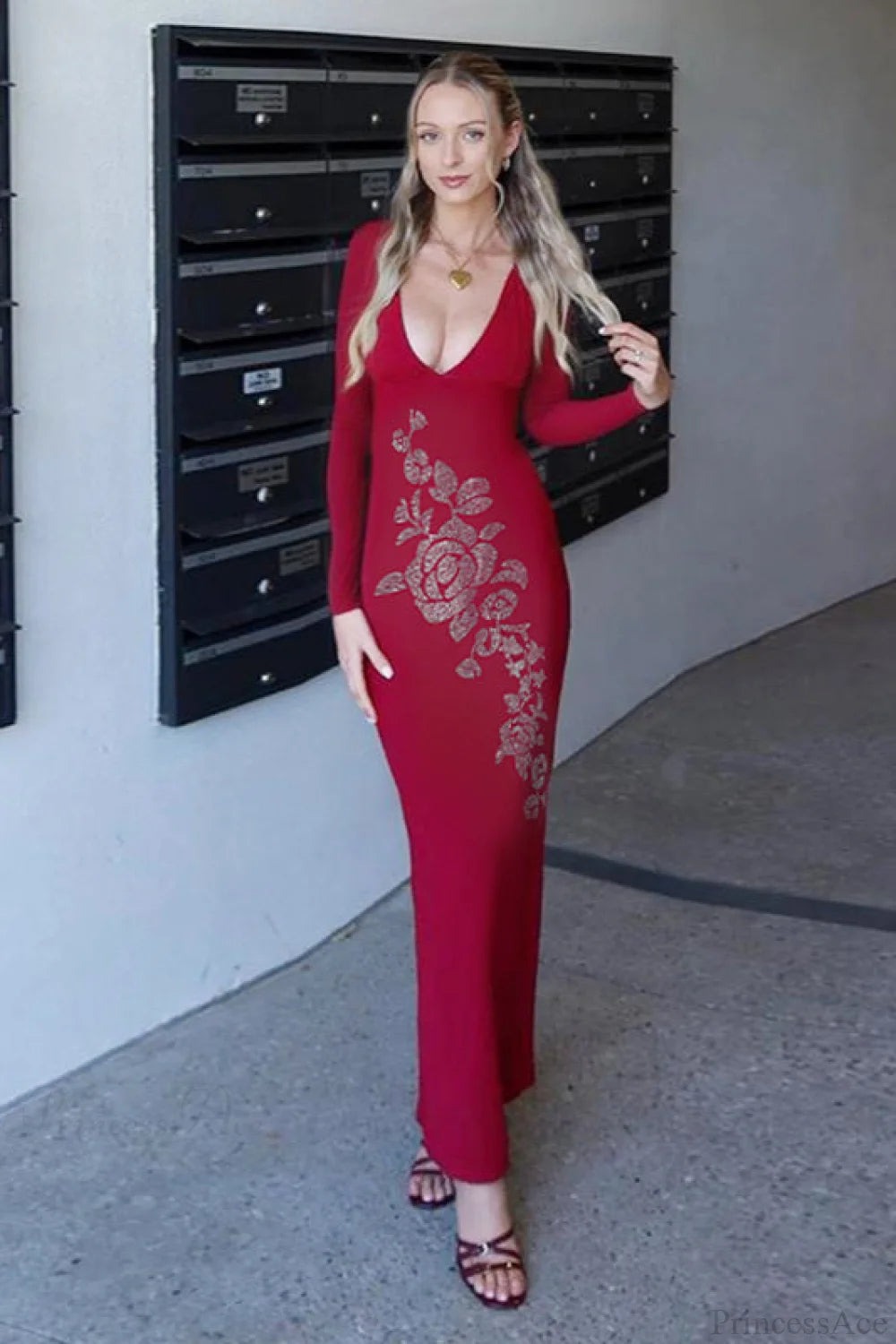Beautifully Crafted Dress in a Classic Style