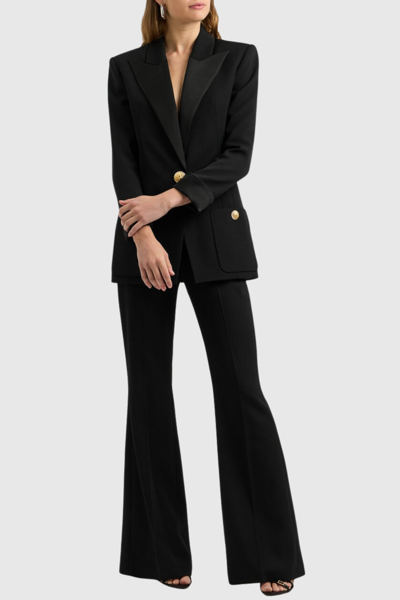 Gracefully Styled Garment for Any Occasion