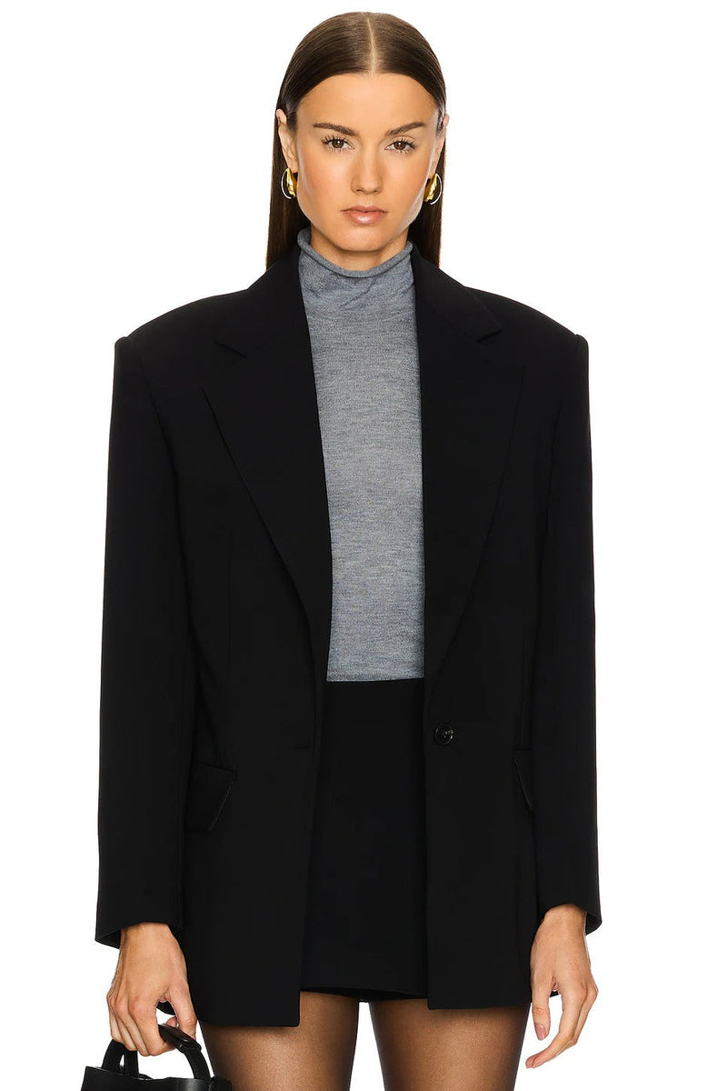 Well Tailored Jacket with a Graceful Silhouette
