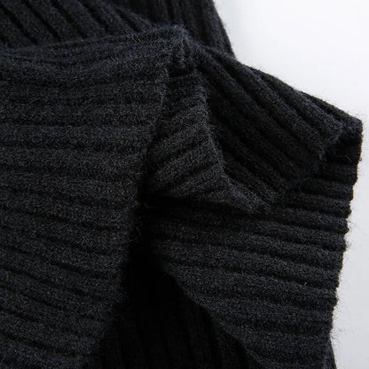 Well Tailored Sweater with a Graceful Silhouette
