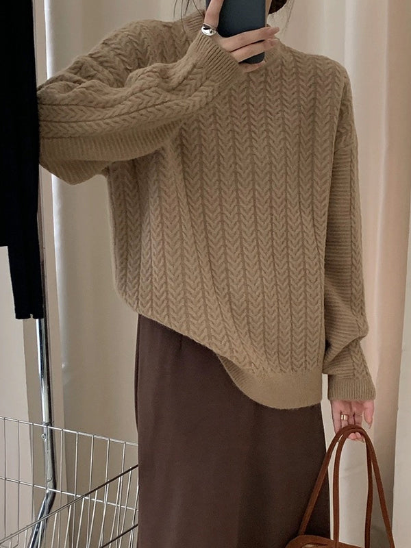 Effortlessly Elegant Sweater with a Timeless Design