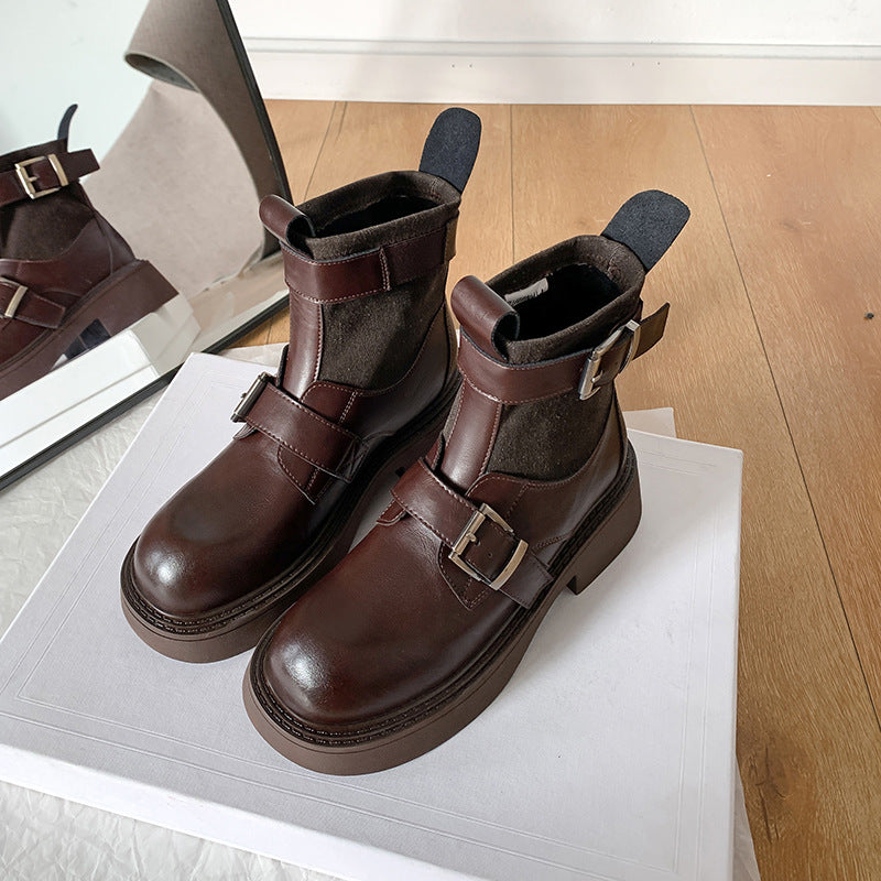 Well Tailored Boots with a Graceful Silhouette