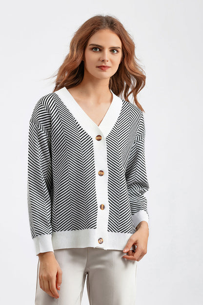Classic Vintage Sweater with a Flattering Fit