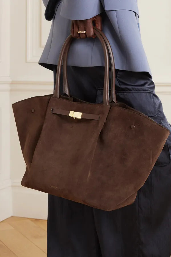 Sophisticated Bag with a Clean Classic Look