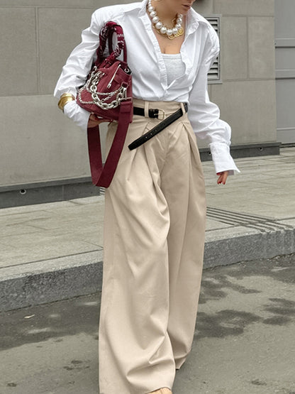Effortlessly Elegant Trousers with a Timeless Design