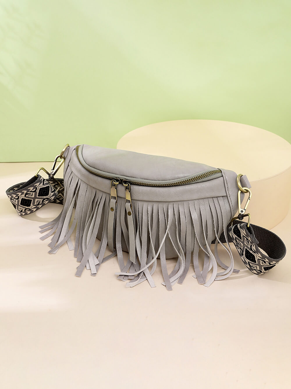 Well Tailored Bag with a Graceful Silhouette