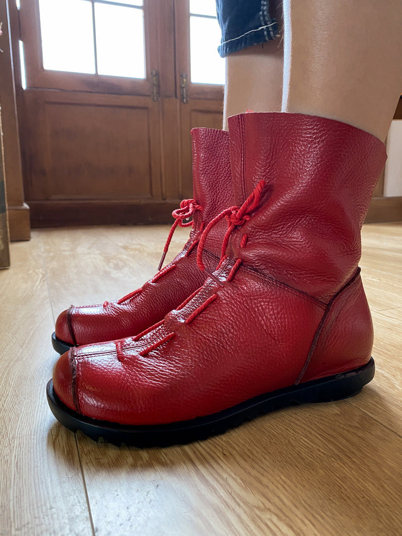 Beautifully Finished Boots in a Timeless Design