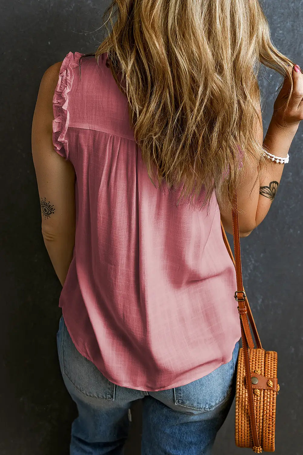 Effortlessly Elegant Top with a Timeless Design