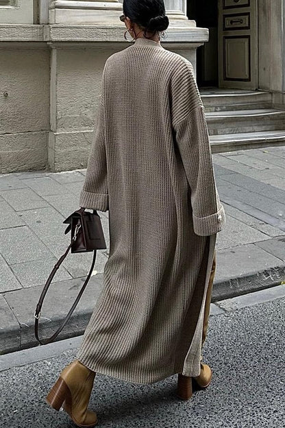 Effortlessly Elegant Cardigan with a Timeless Design
