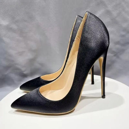 Sophisticated Garment with a Clean Classic Look