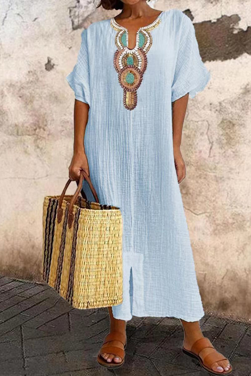 Gracefully Styled Dress for Any Occasion