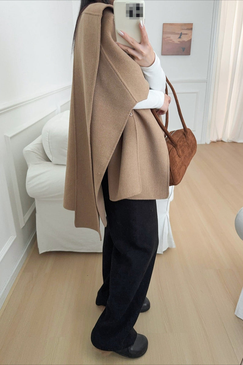Effortlessly Elegant Coat with a Timeless Design